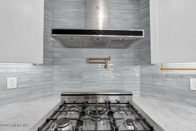 10 Waterwitch Avenue, Highlands, NJ 07732