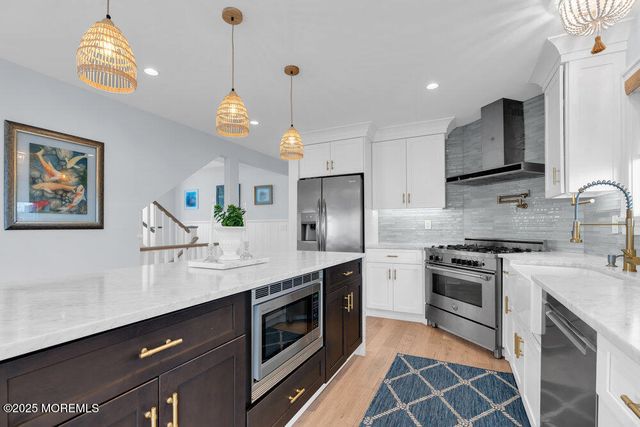 10 Waterwitch Avenue, Highlands, NJ 07732