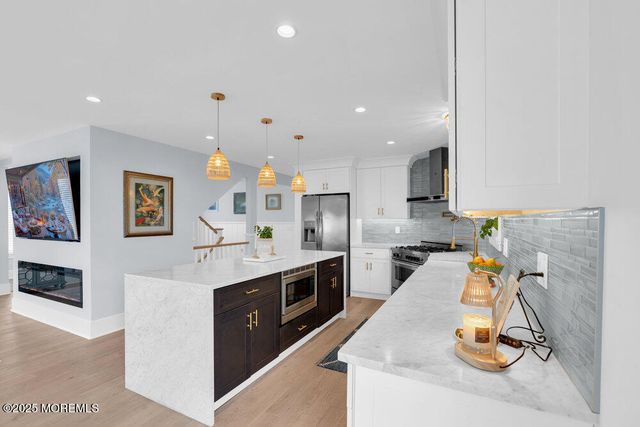 10 Waterwitch Avenue, Highlands, NJ 07732