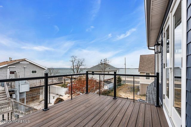 10 Waterwitch Avenue, Highlands, NJ 07732