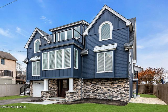 10 Waterwitch Avenue, Highlands, NJ 07732