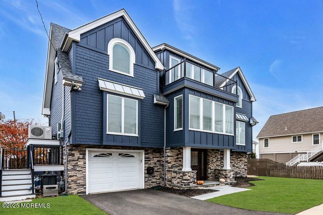 10 Waterwitch Avenue, Highlands, NJ 07732