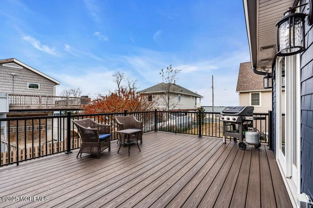 10 Waterwitch Avenue, Highlands, NJ 07732