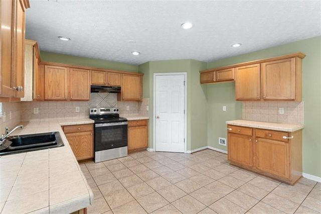125 Ethan Moor, Jonesboro, GA 30238