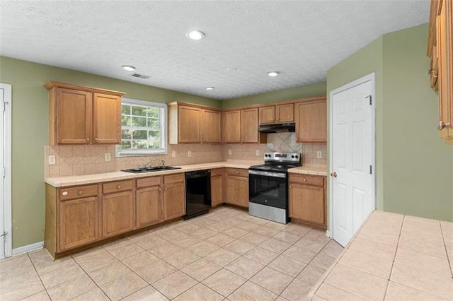 125 Ethan Moor, Jonesboro, GA 30238