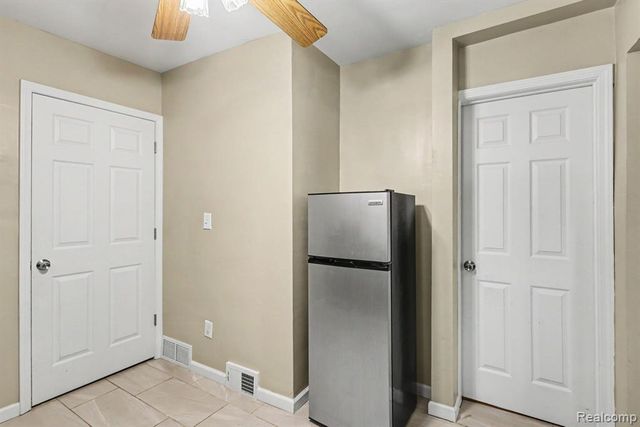 21408 Collingham Avenue, Farmington, MI 48336