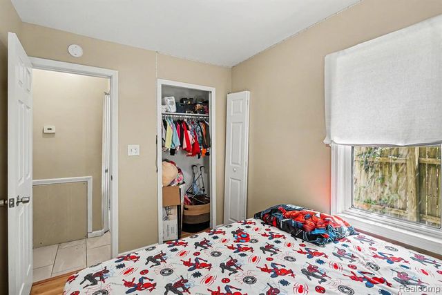 21408 Collingham Avenue, Farmington, MI 48336