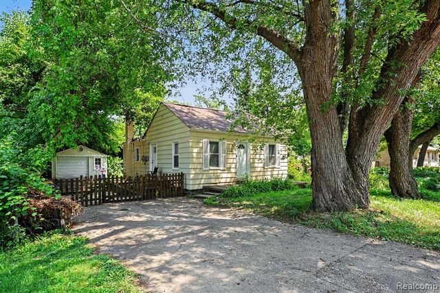 21408 Collingham Avenue, Farmington, MI 48336