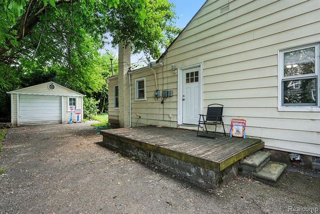 21408 Collingham Avenue, Farmington, MI 48336