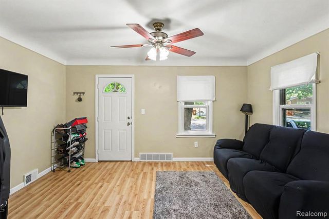 21408 Collingham Avenue, Farmington, MI 48336