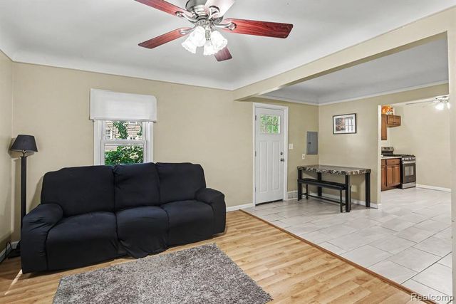 21408 Collingham Avenue, Farmington, MI 48336