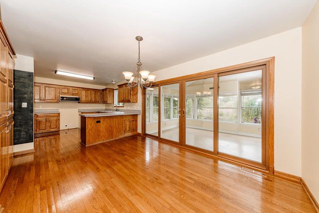 2221 Inverness DRIVE, Waukesha, WI 53186