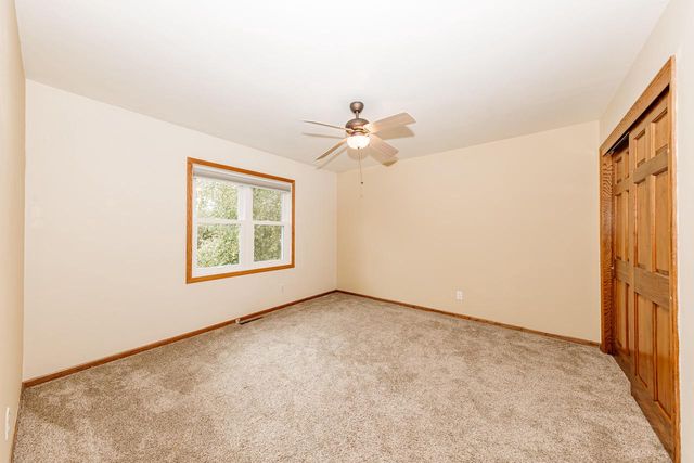 2221 Inverness DRIVE, Waukesha, WI 53186