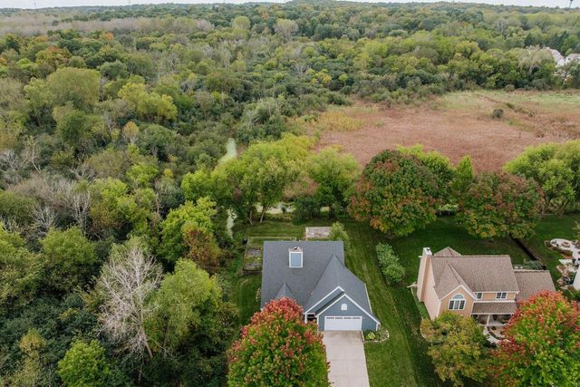 2221 Inverness DRIVE, Waukesha, WI 53186