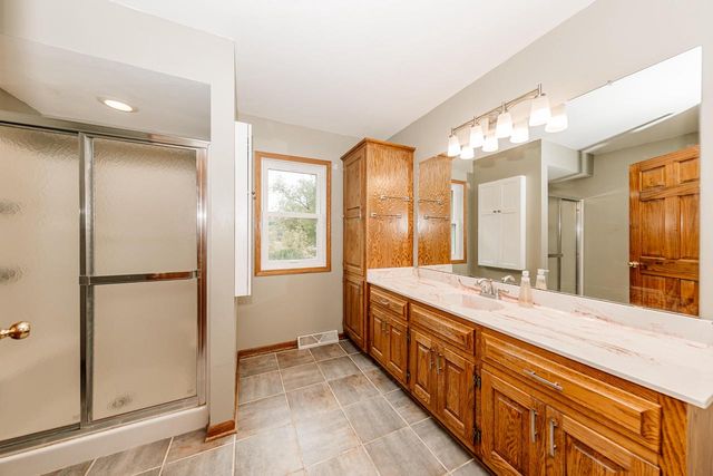 2221 Inverness DRIVE, Waukesha, WI 53186