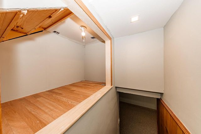 2221 Inverness DRIVE, Waukesha, WI 53186