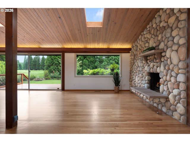 9324 Ne LEVEE Rd, Portland, OR 97211