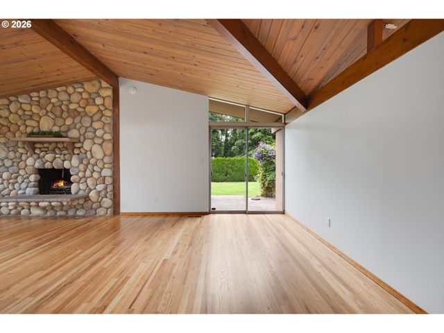 9324 Ne LEVEE Rd, Portland, OR 97211