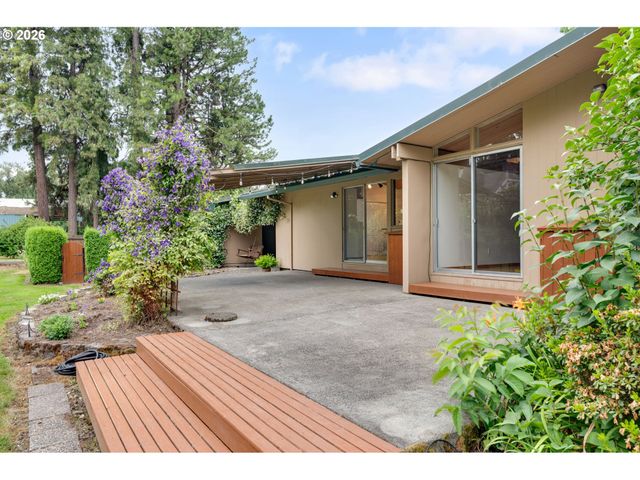 9324 Ne LEVEE Rd, Portland, OR 97211