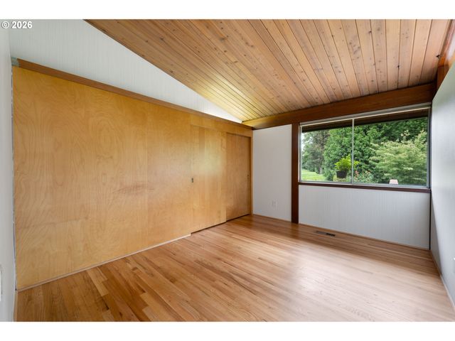 9324 Ne LEVEE Rd, Portland, OR 97211