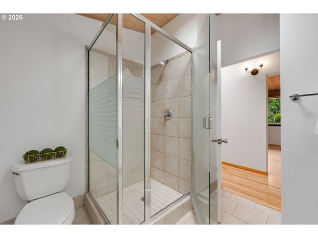 9324 Ne LEVEE Rd, Portland, OR 97211