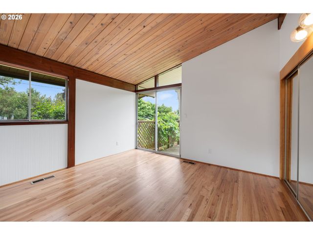 9324 Ne LEVEE Rd, Portland, OR 97211