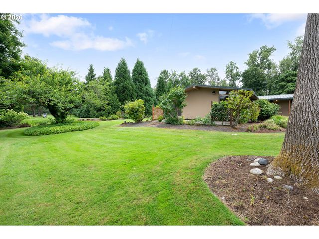 9324 Ne LEVEE Rd, Portland, OR 97211