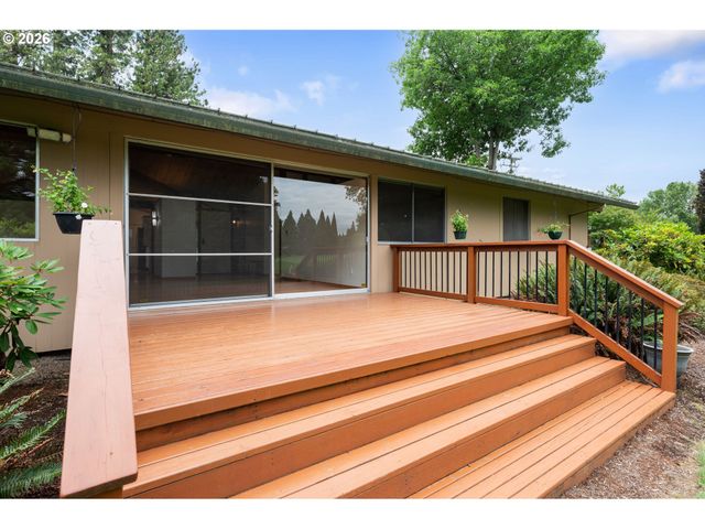 9324 Ne LEVEE Rd, Portland, OR 97211