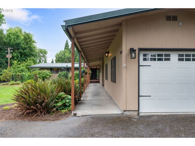 9324 Ne LEVEE Rd, Portland, OR 97211