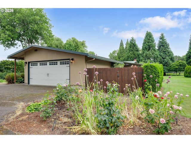 9324 Ne LEVEE Rd, Portland, OR 97211