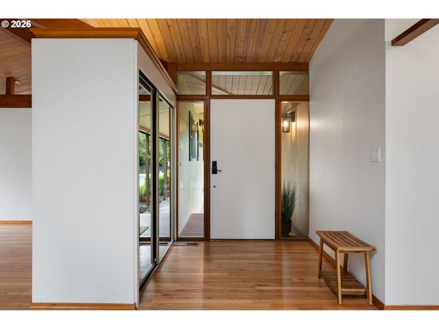 9324 Ne LEVEE Rd, Portland, OR 97211