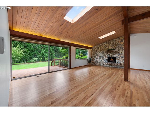 9324 Ne LEVEE Rd, Portland, OR 97211