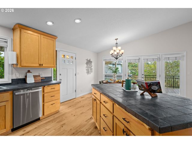 1800 N PONDEROSA St, Canby, OR 97013