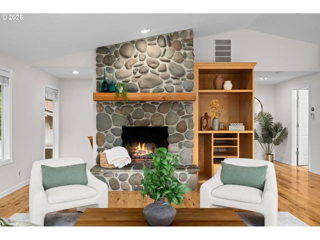 1800 N PONDEROSA St, Canby, OR 97013