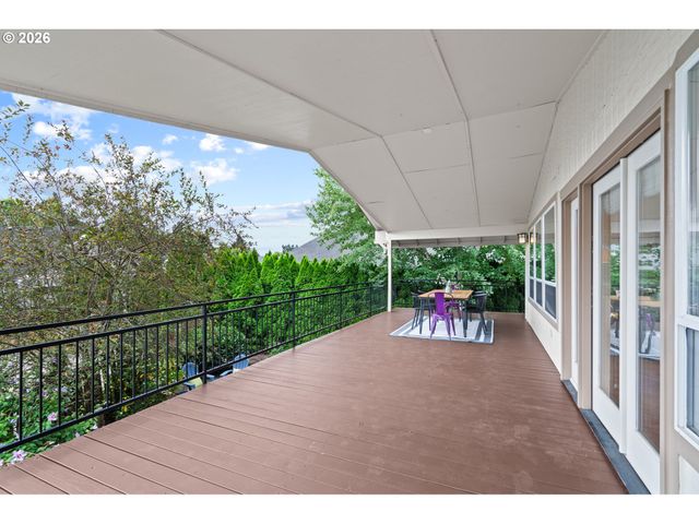1800 N PONDEROSA St, Canby, OR 97013