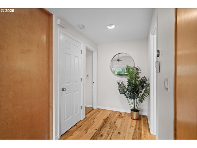 1800 N PONDEROSA St, Canby, OR 97013