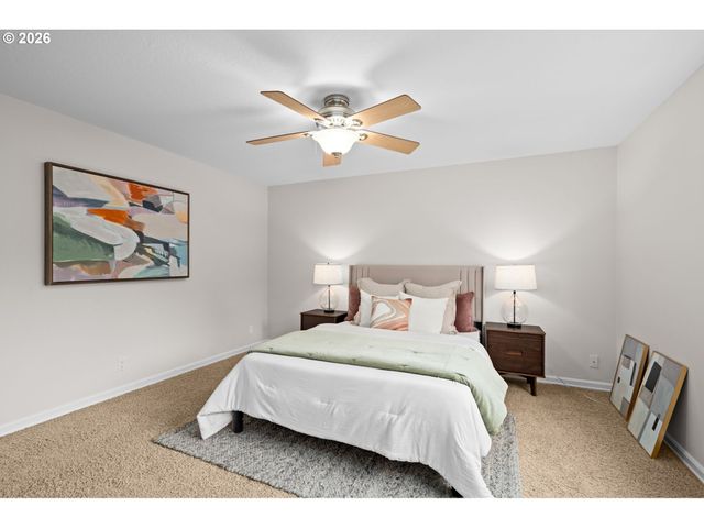 1800 N PONDEROSA St, Canby, OR 97013