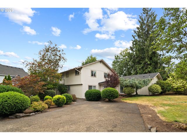 1800 N PONDEROSA St, Canby, OR 97013