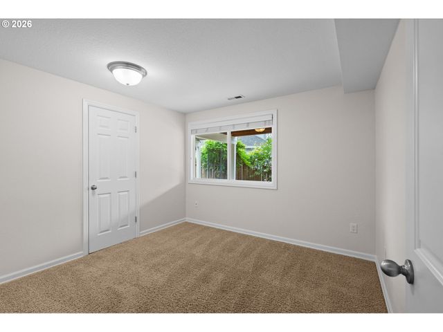 1800 N PONDEROSA St, Canby, OR 97013