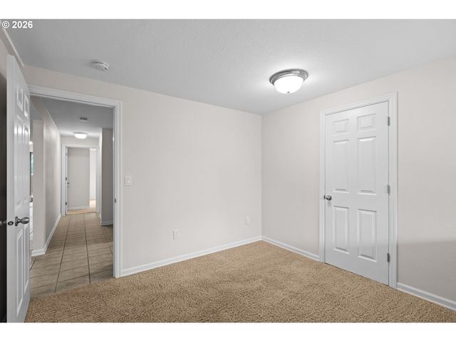 1800 N PONDEROSA St, Canby, OR 97013