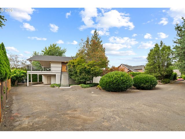 1800 N PONDEROSA St, Canby, OR 97013