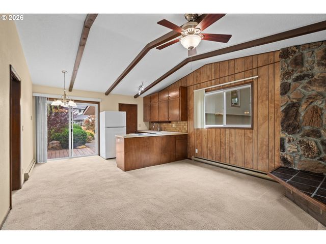 1800 N PONDEROSA St, Canby, OR 97013