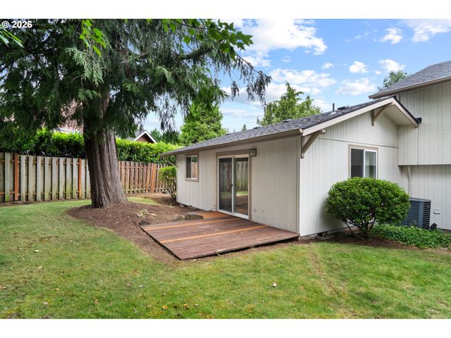 1800 N PONDEROSA St, Canby, OR 97013