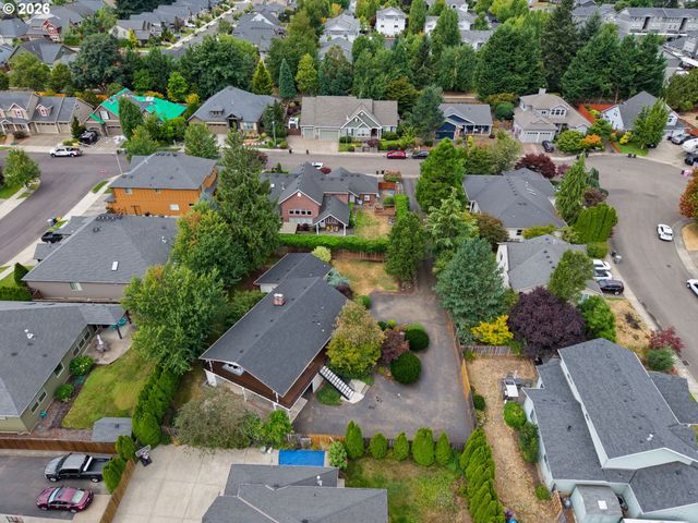 1800 N PONDEROSA St, Canby, OR 97013