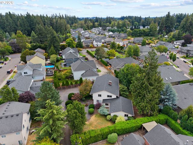1800 N PONDEROSA St, Canby, OR 97013