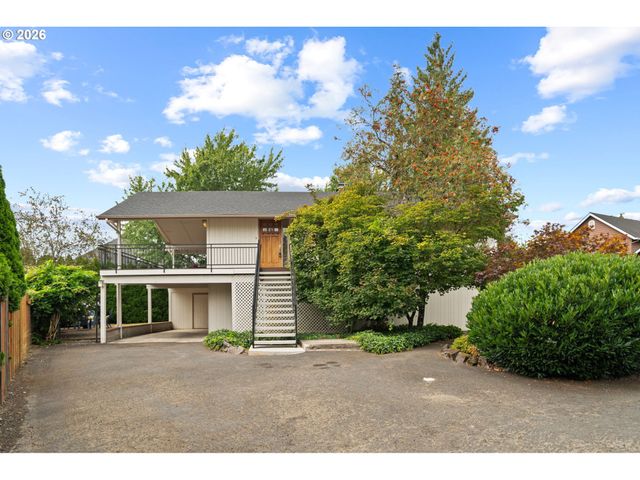 1800 N PONDEROSA St, Canby, OR 97013