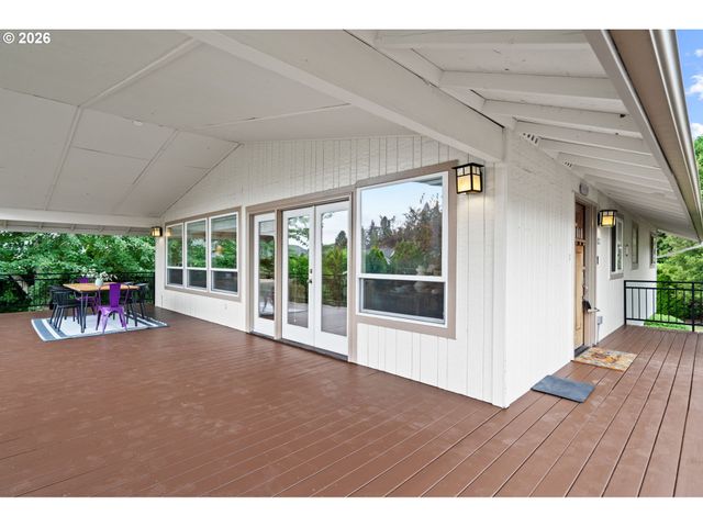 1800 N PONDEROSA St, Canby, OR 97013