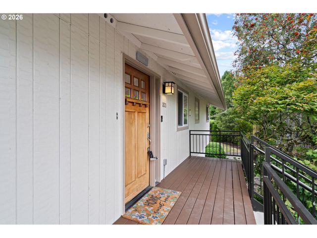 1800 N PONDEROSA St, Canby, OR 97013
