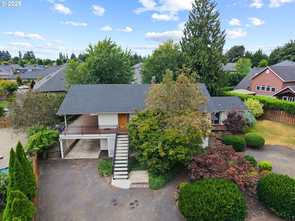 1800 N PONDEROSA St, Canby, OR 97013