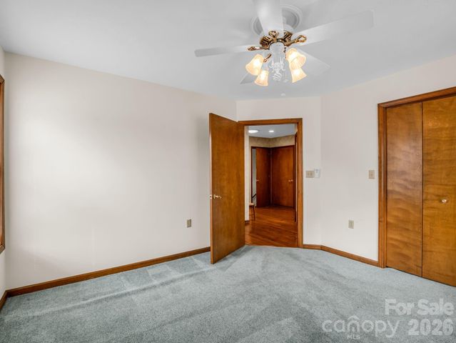 341 Laurel Park Place, Hendersonville, NC 28791